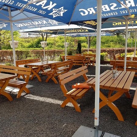 Hotel Restaurant Zur Hexe Überherrn Exteriör bild