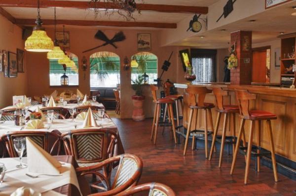 Hotel Restaurant Zur Hexe Überherrn Exteriör bild