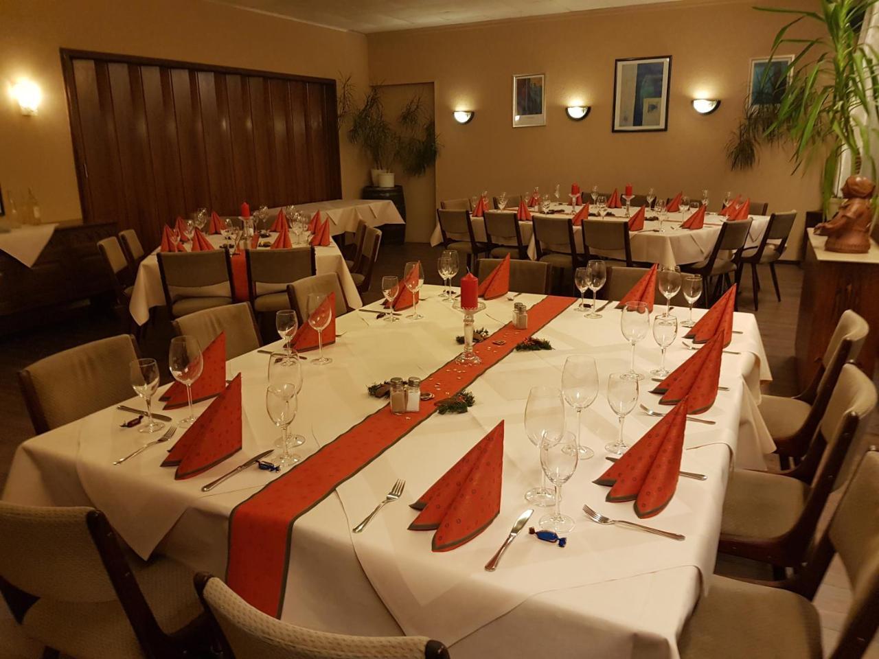 Hotel Restaurant Zur Hexe Überherrn Exteriör bild