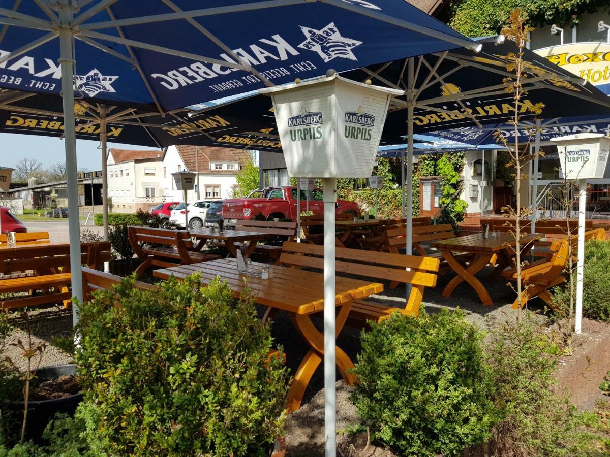 Hotel Restaurant Zur Hexe Überherrn Exteriör bild